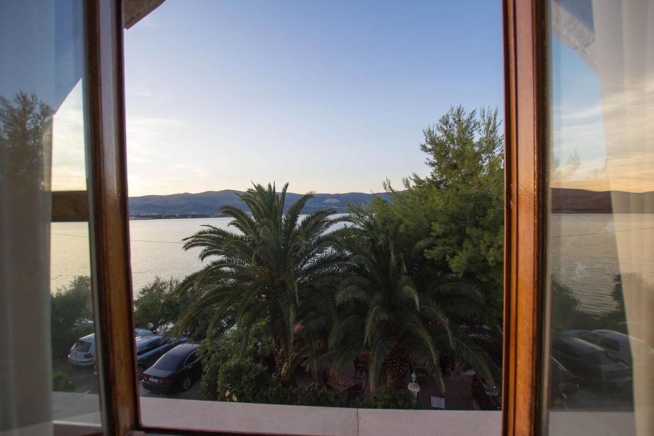 Apartments David - 20M From The Beach With Parking Trogir Exterior photo