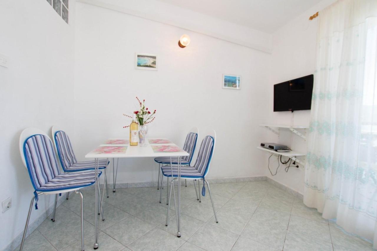 Apartments David - 20M From The Beach With Parking Trogir Exterior photo